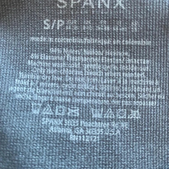 SPANX Dark Blue, Green, Lavender Camo Leggings Sleek Form-Fitting Design NWOT - Picture 7 of 7